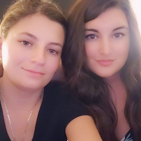 Meet your Posher, Kylie - Picture 1 of 1